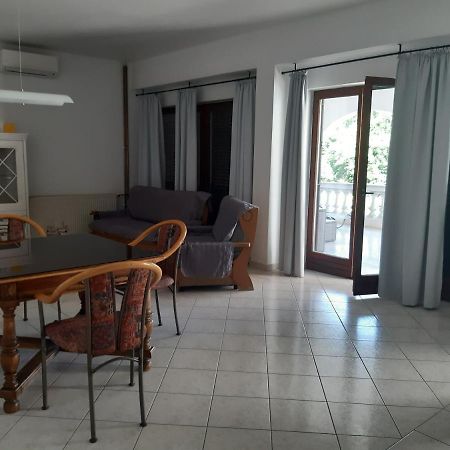 Apartment Nevija E Natale Opric Exterior photo